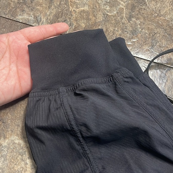 Women’s Jogger - Picture 5 of 5